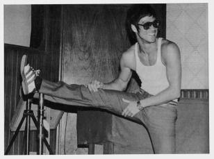 bruce lee stretching
